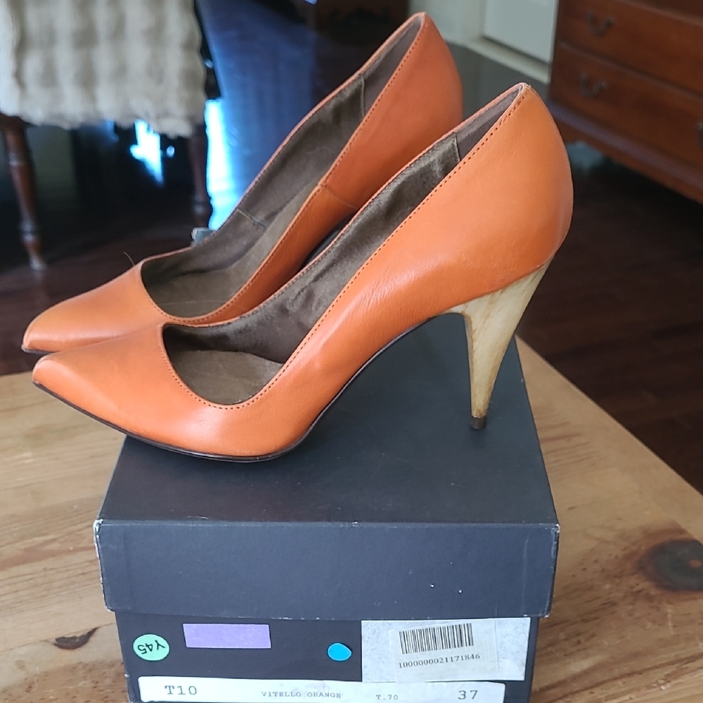 Gorgeous Orange Peach Leather Pumps in Horn Heels Size 37 - Bundle Discount